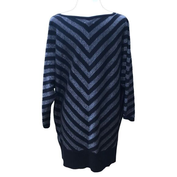 Carmen Marc Valvo Women's Black & Silver Metallic Chevron Long Sleeve Sweater 1X - Picture 4 of 8